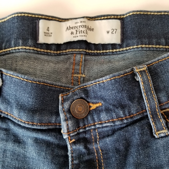 ABERCROMBIE &FITCH  SIZE 4 JEAN SHORTS - Picture 4 of 7